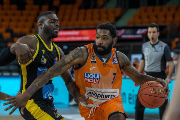 凭借出色的 凭借出色的