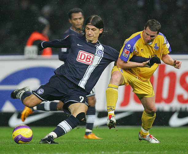 德甲首秀能否取胜？滕哈格英超首秀、荷甲首秀均输球